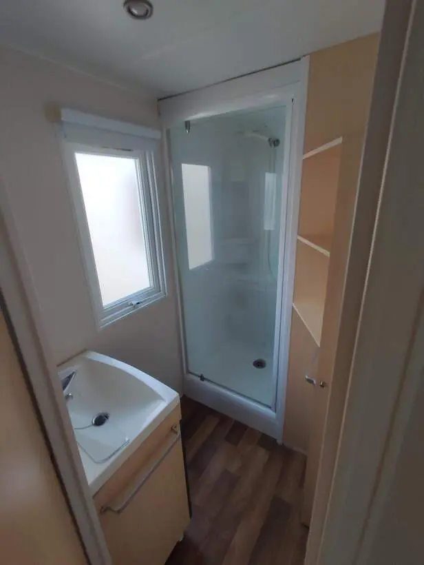 IRM Loggia 1- mobil homes Murcia - interior baño