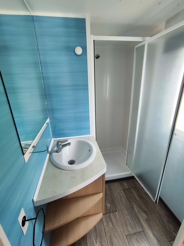 Lousiane Flores 2 mobil homes Murcia - interior baño