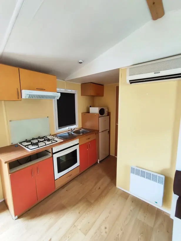 IRM Super Mercure 2003- Mobile Home Murcia - interior - cocina completa
