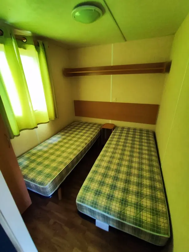 IRM Super Mercure 2002- Mobile Home Murcia - interior dormitorio